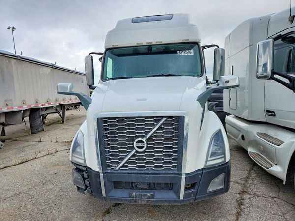 2020 VOLVO VNL