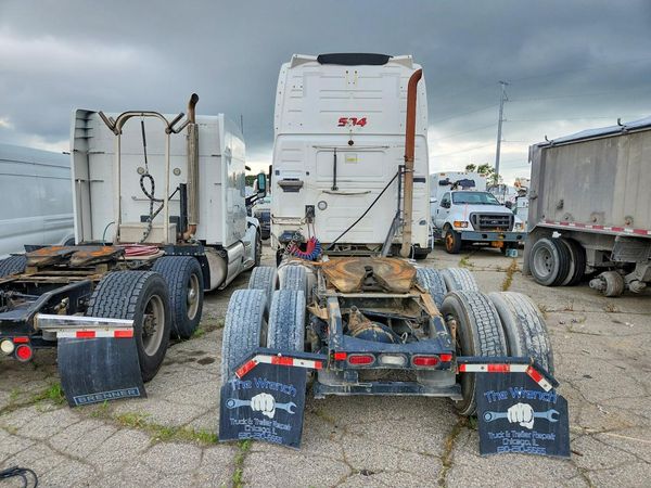 2020 VOLVO VNL