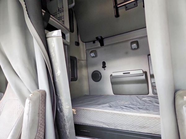 2020 VOLVO VNL