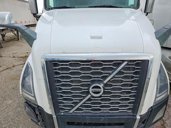 2020 VOLVO VNL