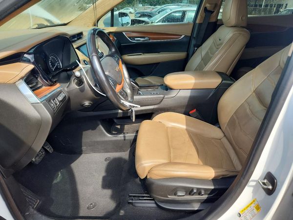 2017 CADILLAC XT5 Platinum