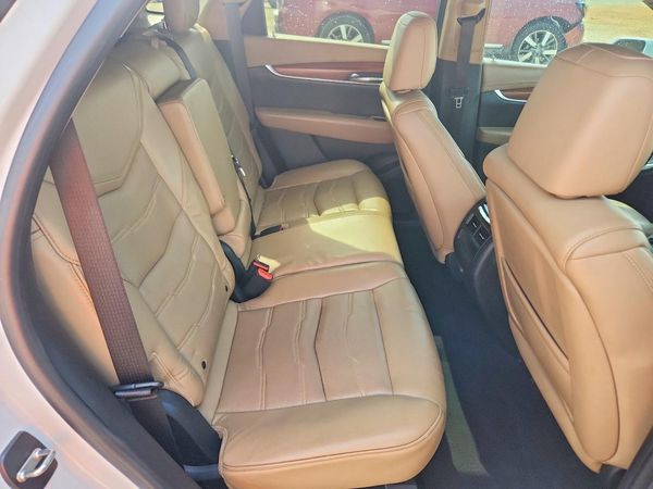 2017 CADILLAC XT5 Platinum