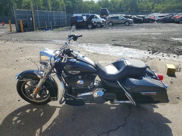 2015 HARLEY-DAVIDSON FLHR