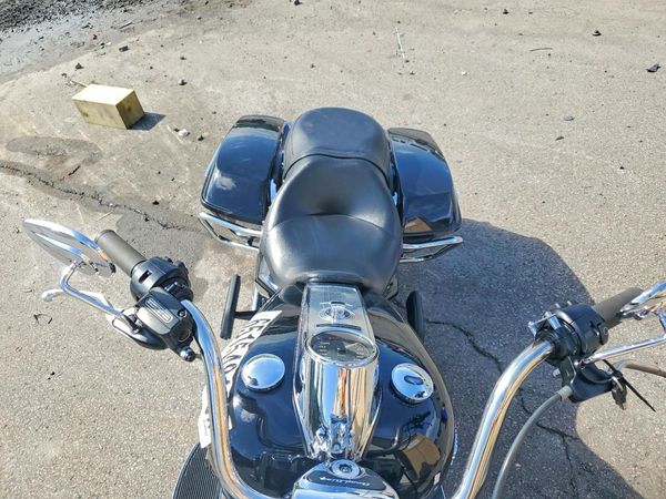 2015 HARLEY-DAVIDSON FLHR