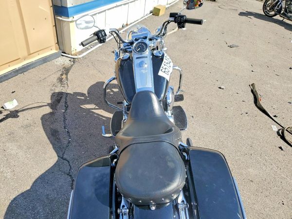 2015 HARLEY-DAVIDSON FLHR