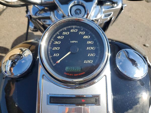 2015 HARLEY-DAVIDSON FLHR