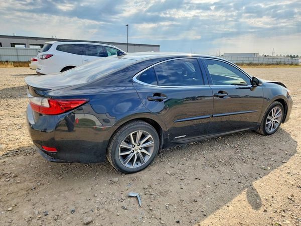2016 LEXUS ES 300h