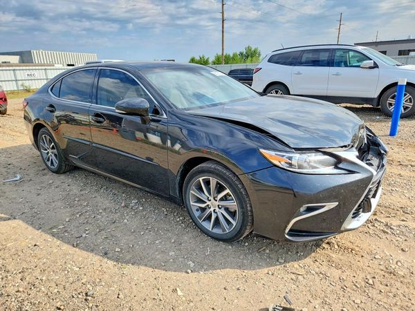2016 LEXUS ES 300h