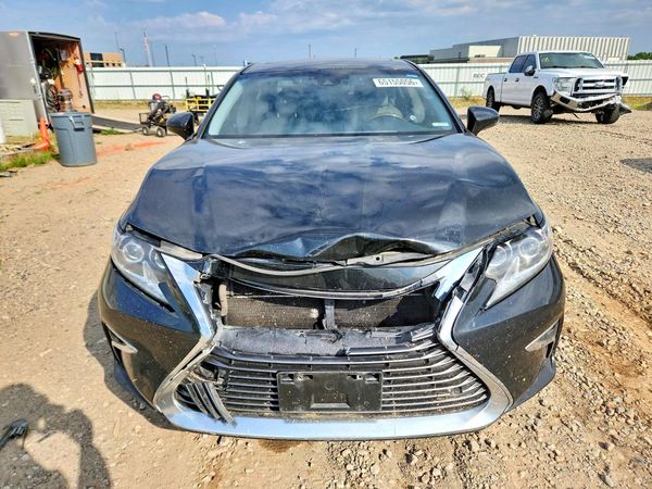 2016 LEXUS ES 300h