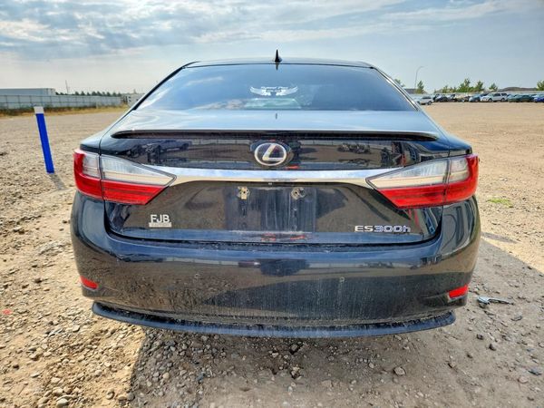 2016 LEXUS ES 300h
