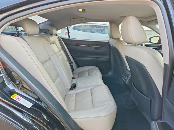 2016 LEXUS ES 300h