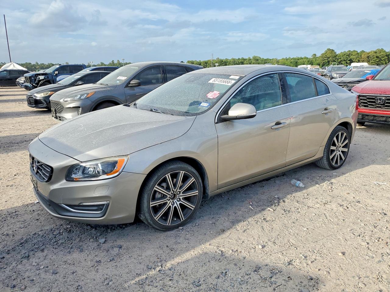 2015 VOLVO S60 Platinum (non R design)