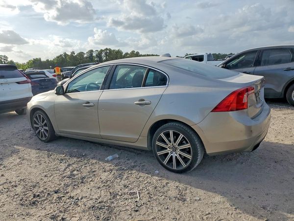 2015 VOLVO S60 Platinum (non R design)