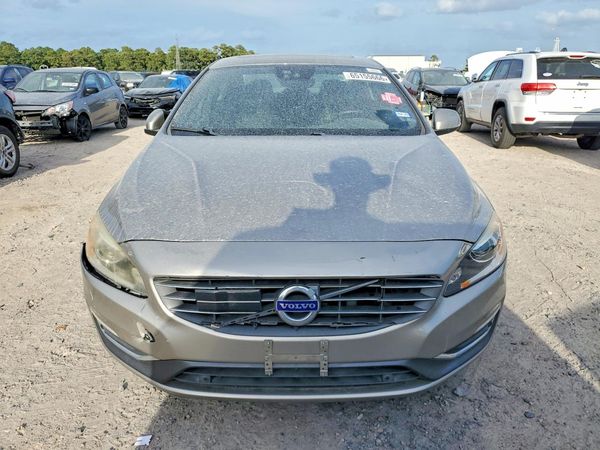 2015 VOLVO S60 Platinum (non R design)