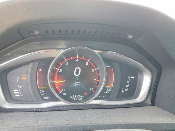 2015 VOLVO S60 Platinum (non R design)