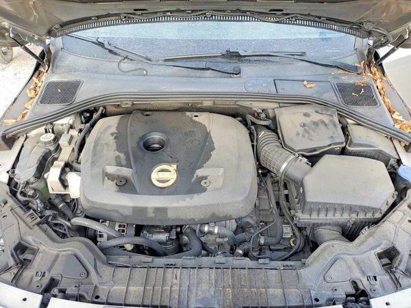 2015 VOLVO S60 Platinum (non R design)