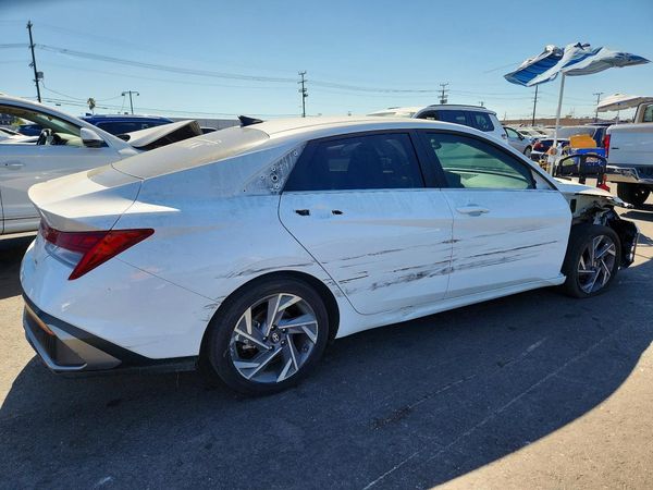 2025 HYUNDAI ELANTRA