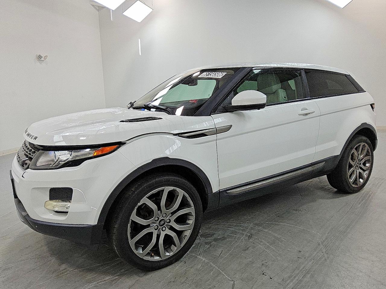 2015 LAND ROVER RANGEROVER Pure Plus — Front 3/4
