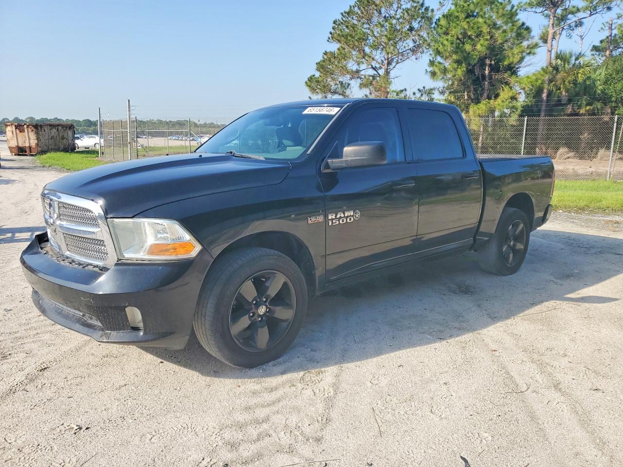 2014 RAM 1500 ST CREW CAB 4X2