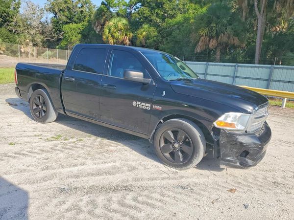 2014 RAM 1500 ST CREW CAB 4X2