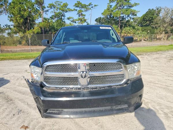 2014 RAM 1500 ST CREW CAB 4X2