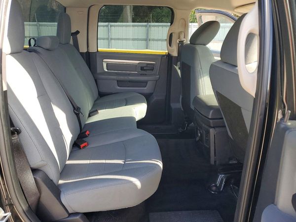 2014 RAM 1500 ST CREW CAB 4X2