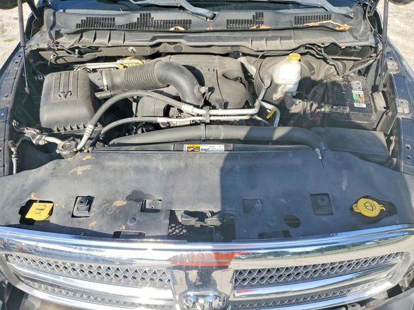 2014 RAM 1500 ST CREW CAB 4X2