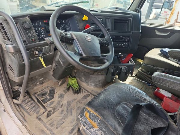 2020 VOLVO VNL