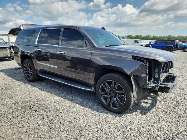 2016 CADILLAC ESCALADE ESV Luxury — Passenger 3/4