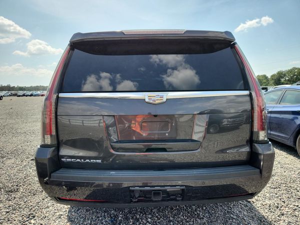 2016 CADILLAC ESCALADE ESV Luxury — DIRR