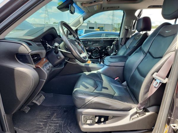 2016 CADILLAC ESCALADE ESV Luxury — DENT
