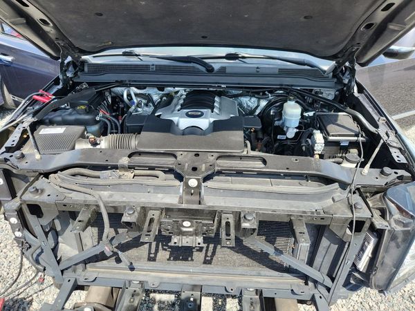 2016 CADILLAC ESCALADE ESV Luxury — Engine bay