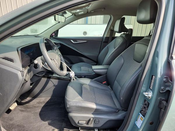 2024 KIA NIRO Wind