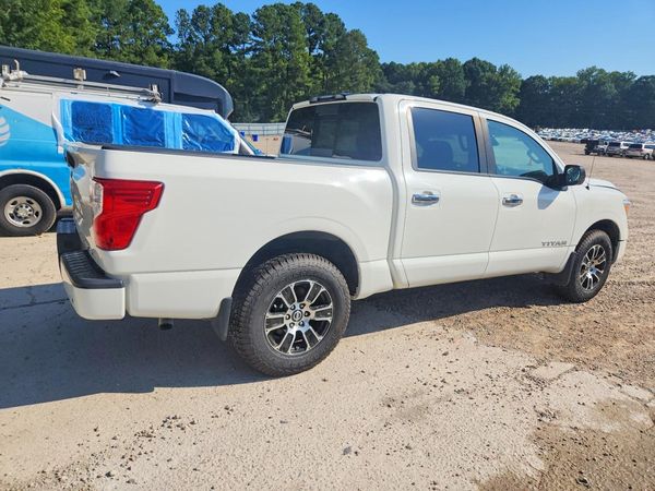 2021 NISSAN TITAN Crew Cab