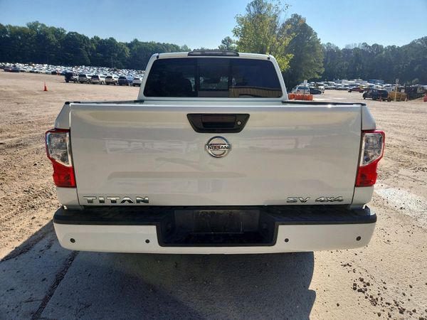 2021 NISSAN TITAN Crew Cab