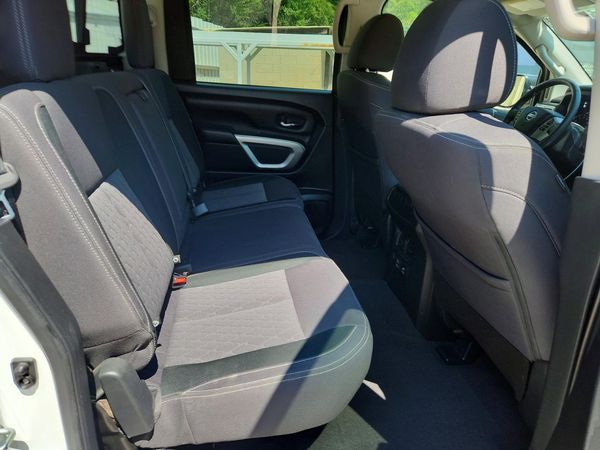 2021 NISSAN TITAN Crew Cab