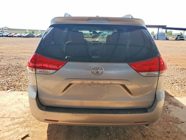 2013 TOYOTA SIENNA