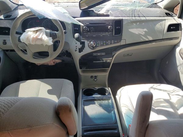 2013 TOYOTA SIENNA