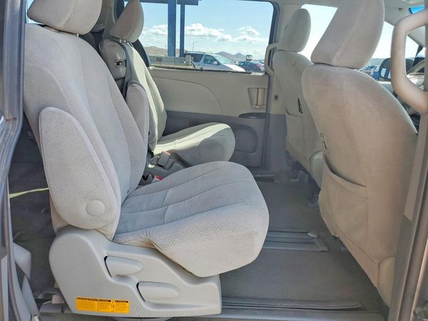 2013 TOYOTA SIENNA