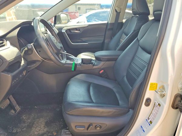 2019 TOYOTA RAV4 XLE Premium