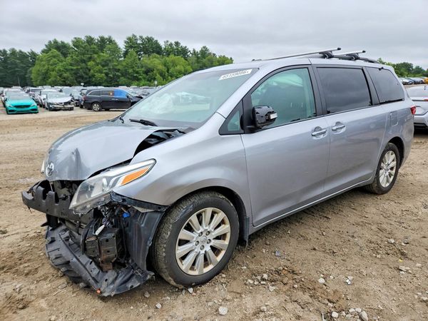 2015 TOYOTA SIENNA