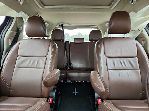 2015 TOYOTA SIENNA