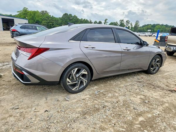 2024 HYUNDAI ELANTRA