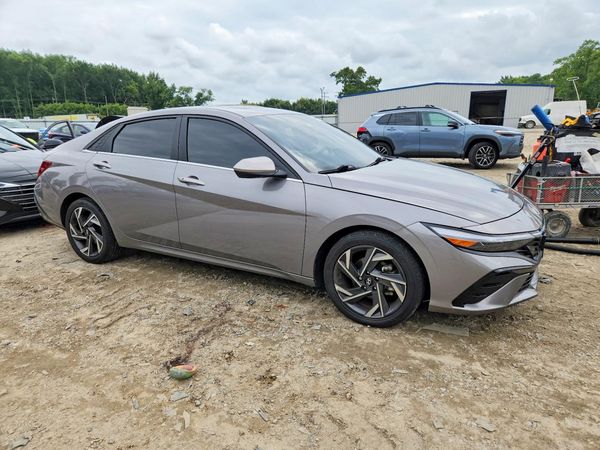 2024 HYUNDAI ELANTRA