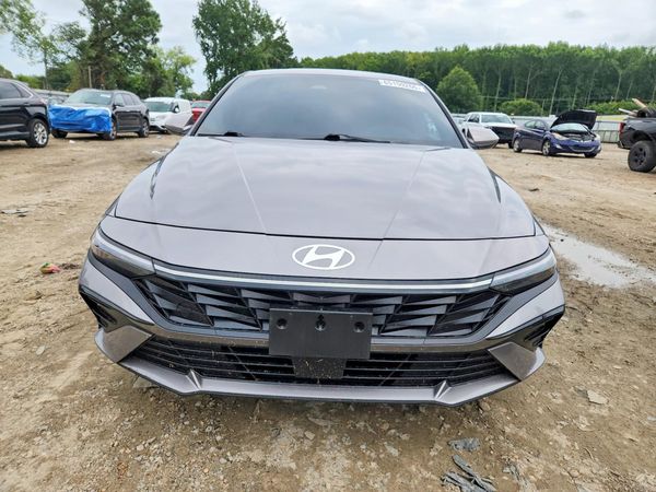 2024 HYUNDAI ELANTRA