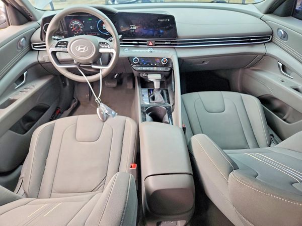 2024 HYUNDAI ELANTRA