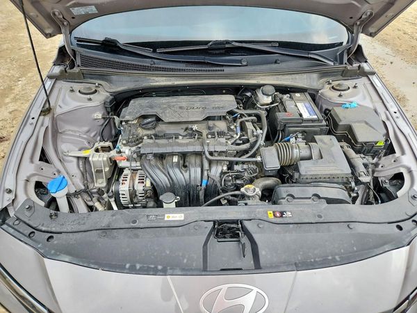 2024 HYUNDAI ELANTRA