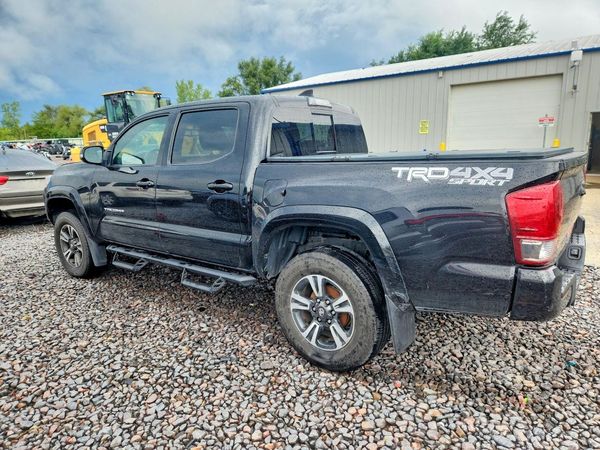 2017 TOYOTA TACOMA