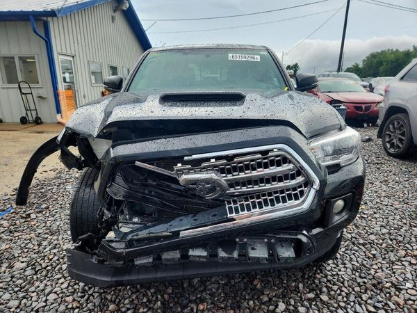 2017 TOYOTA TACOMA