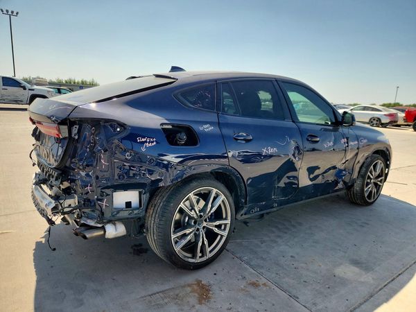 2021 BMW X6 M50i
